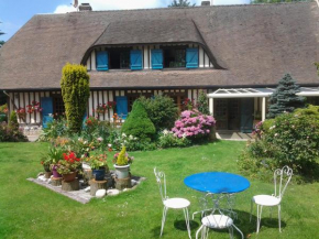 Hotels in Theuville-aux-Maillots